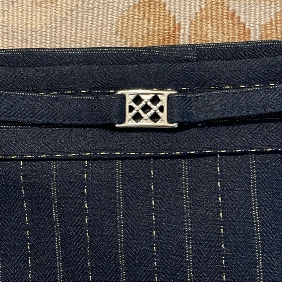 Navy blue pinstripe skirt by Karen Scott size 16 - Picture 5 of 7